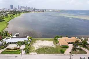 353 22nd Ave SE, Saint Petersburg, FL 33705 - Photo 1