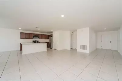 1373 Lucerne Loop Road NE, Winter Haven, FL 33881 - Photo 3
