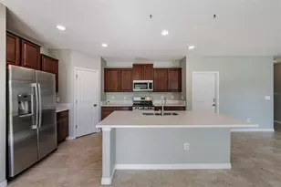 253 Cascade Bend Dr, Ruskin, FL 33570 - Photo 11