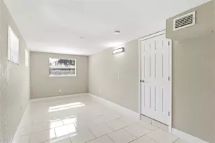 10220 N 23rd St, Tampa, FL 33612 - Photo 21