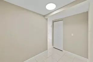 10220 N 23rd St, Tampa, FL 33612 - Photo 23