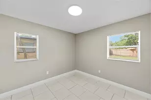 10220 N 23rd St, Tampa, FL 33612 - Photo 31