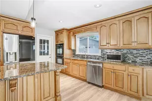 8404 Blackstone Ct, Tampa, FL 33615 - Photo 13