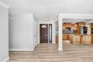 8404 Blackstone Ct, Tampa, FL 33615 - Photo 5