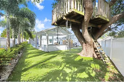 8404 Blackstone Court, Tampa, FL 33615 - Photo 25