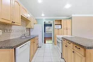 13808 Cherry Brook Ln, Tampa, FL 33618 - Photo 13