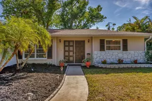 448 Redwood Rd, Venice, FL 34293 - Photo 3