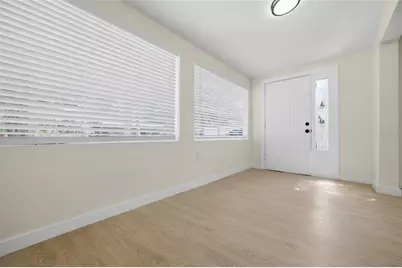 714 E 137th Avenue, Tampa, FL 33613 - Photo 5