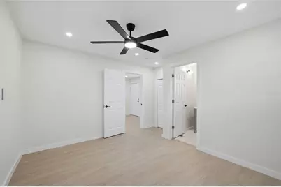 714 E 137th Avenue, Tampa, FL 33613 - Photo 17