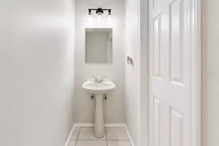2316 Fletchers Point Cir, Tampa, FL 33613 - Photo 21