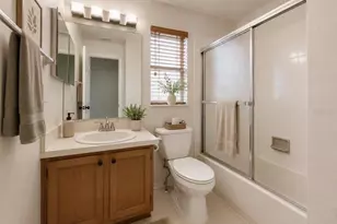 2316 Fletchers Point Cir, Tampa, FL 33613 - Photo 43