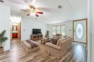 1819 Sinclair Hills Rd, Lutz, FL 33549 - Photo 19