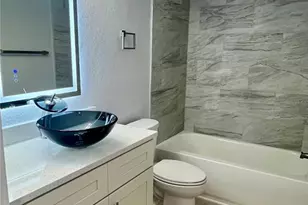 4550 Overlook Dr NE, Saint Petersburg, FL 33703 - Photo 17