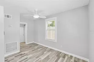 128 W North St, Tampa, FL 33604 - Photo 11