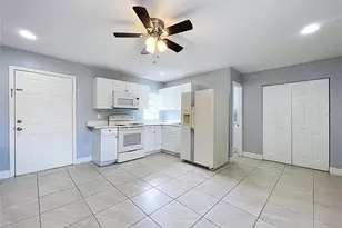 2127 W Perio St, Tampa, FL 33612 - Photo 63