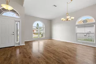 1247 Vinetree Dr, Brandon, FL 33510 - Photo 9