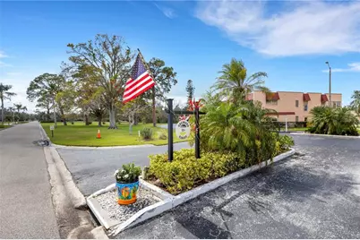 218 Dogwood Circle #218, Seminole, FL 33777 - Photo 3