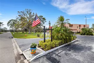 218 Dogwood Cir, Seminole, FL 33777 - Photo 3