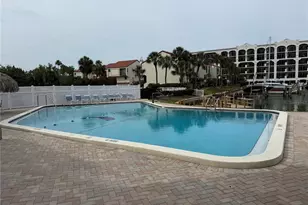 255 Dolphin Point, Clearwater Beach, FL 33767 - Photo 23