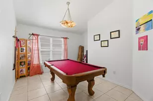 12818 Lake Vista Dr, Gibsonton, FL 33534 - Photo 9