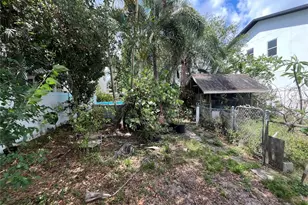 1412 36th Ave N, St Petersburg, FL 33704 - Photo 3