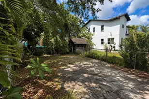 1412 36th Ave N, St Petersburg, FL 33704 - Photo 3
