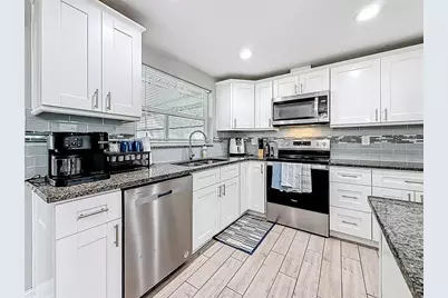 2449 66th Avenue S, Saint Petersburg, FL 33712 - Photo 3