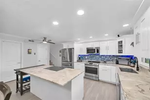 9476 Tradewinds Ave, Seminole, FL 33776 - Photo 9