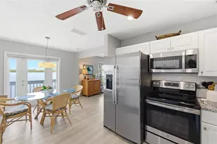 4805 Cobia Dr SE, Saint Petersburg, FL 33705 - Photo 9