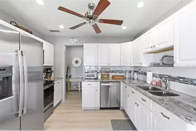 4805 Cobia Drive SE #D Furnished, Saint Petersburg, FL 33705 - Photo 11