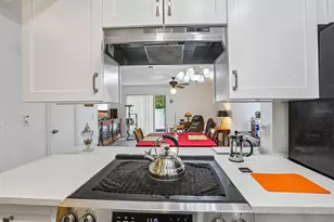 4005 Oak Limb Ct, Tampa, FL 33614 - Photo 5