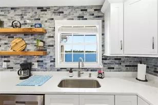 201 Pompano Dr SE, Saint Petersburg, FL 33705 - Photo 9