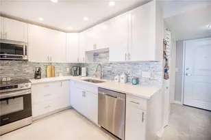 7300 Sun Island Dr S, South Pasadena, FL 33707 - Photo 17