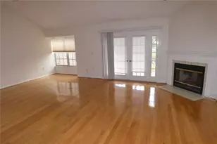 617 Segovia Ct NE, Saint Petersburg, FL 33703 - Photo 5