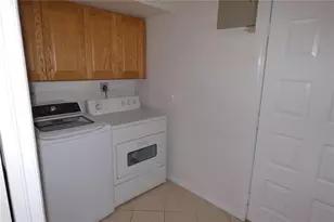 617 Segovia Ct NE, Saint Petersburg, FL 33703 - Photo 19