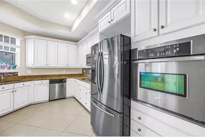 10 Franklin Court S #63D, Saint Petersburg, FL 33711 - Photo 5