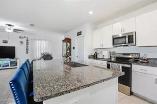 13712 Newbridge St, Spring Hill, FL 34609 - Photo 7
