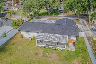 402 Eunice Dr, Plant City, FL 33563 - Photo 3
