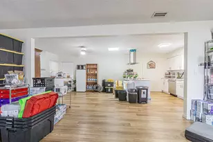 402 Eunice Dr, Plant City, FL 33563 - Photo 9