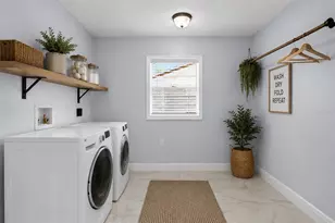 7025 Parliament Dr, Tampa, FL 33619 - Photo 7