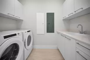 275 1st Ave S, Saint Petersburg, FL 33701 - Photo 29