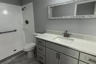 8539 N Hyaleah Rd, Tampa, FL 33617 - Photo 23