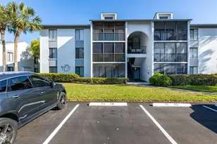 1182 Pine Ridge Cir W, Tarpon Springs, FL 34688 - Photo 1