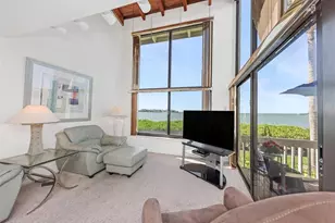 5650 Escondida Blvd S, Saint Petersburg, FL 33715 - Photo 11