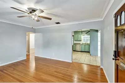 2435 York Street N, Saint Petersburg, FL 33710 - Photo 5