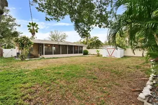 2435 York St N, Saint Petersburg, FL 33710 - Photo 37