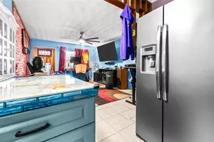 1907 27th St W, Bradenton, FL 34205 - Photo 5