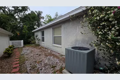 1040 Tradewinds Drive, Tarpon Springs, FL 34689 - Photo 3
