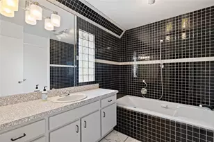498 Lakewood Dr, Brandon, FL 33510 - Photo 31