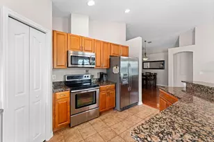 735 NE Addison Dr, Saint Petersburg, FL 33716 - Photo 11